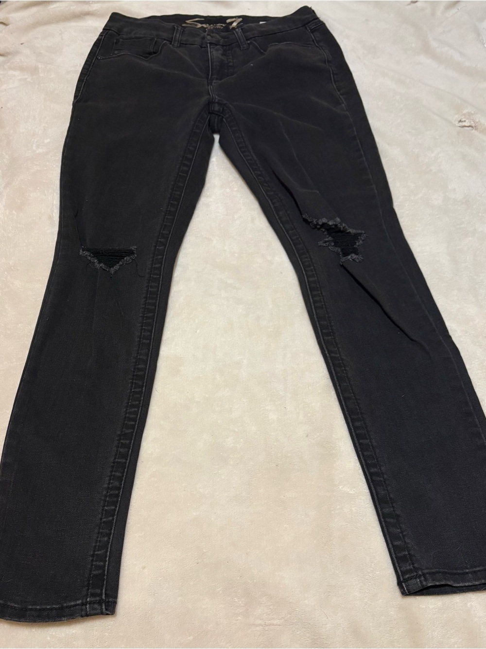 Seven7 Black Women's Skinny Jeans with Distressed Knees